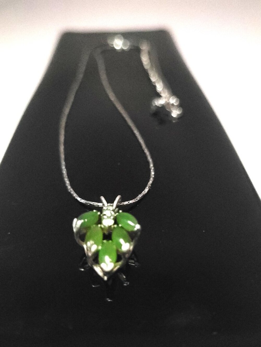 1980s Green Nephrite Jade Cluster Pendant Chain Necklace 19.75 Inches